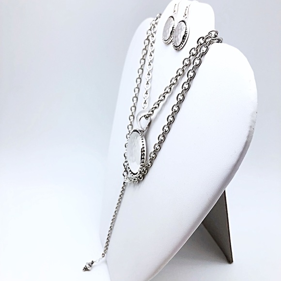 Silver Beaded Hammered Disc Earring Necklace Set - Picture 4 of 8